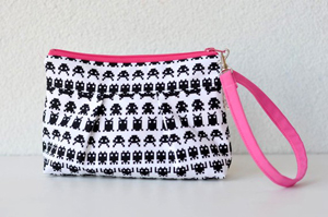 Space Invaders Clutch
