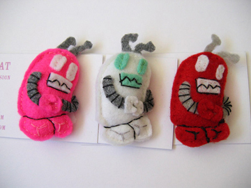 Robot Brooches by Andricongirl